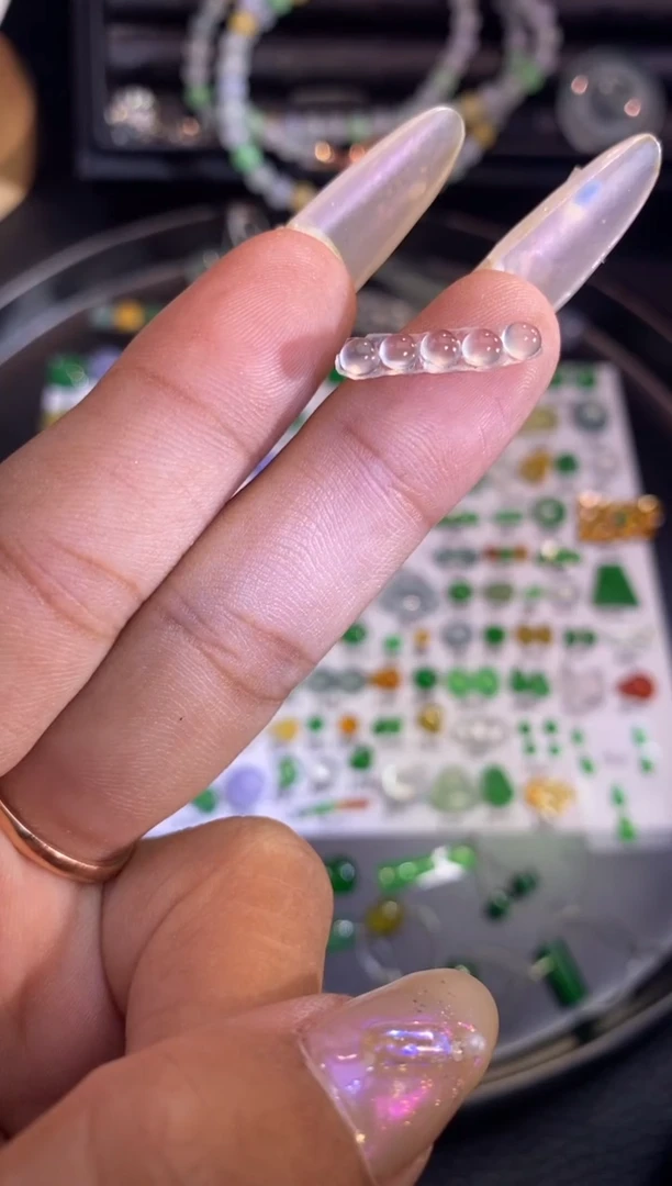 翡翠挂件未镶嵌蛋