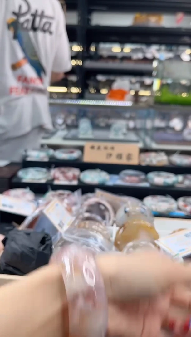未镶嵌手镯石英质玉六*六圈口（赠品镯心）