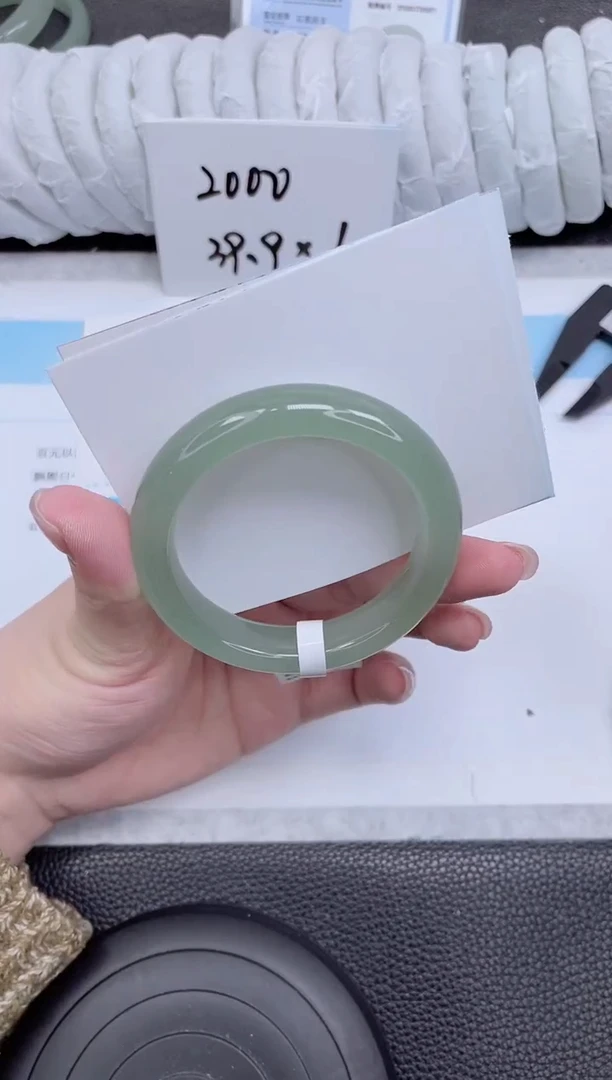 未镶嵌手镯石英质玉59-54