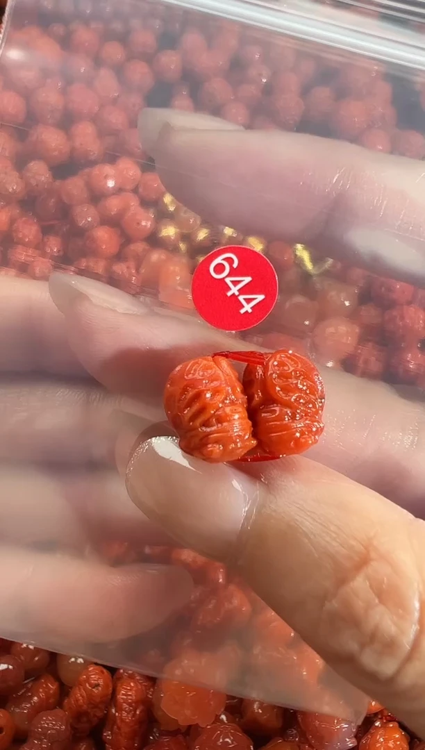 颈饰未镶嵌南红玛瑙1