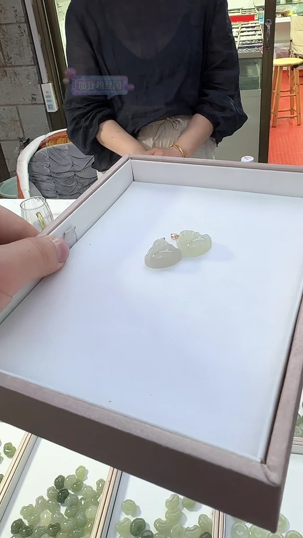 和田玉18K金镶嵌吊坠(不含链)佛公多样性发货发其一