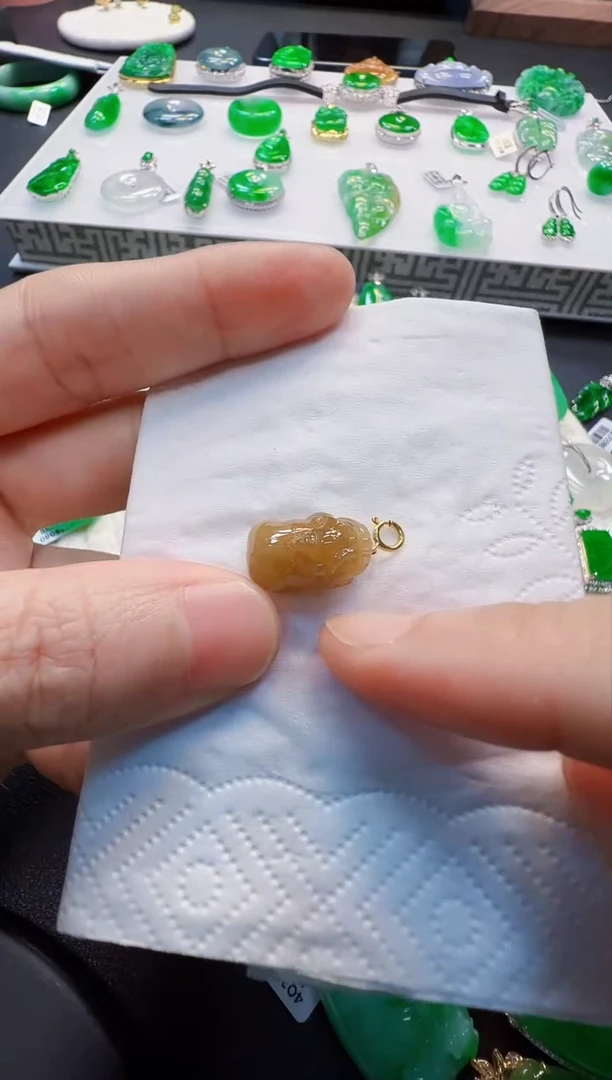 翡翠18K金镶嵌吊坠(不含链)520