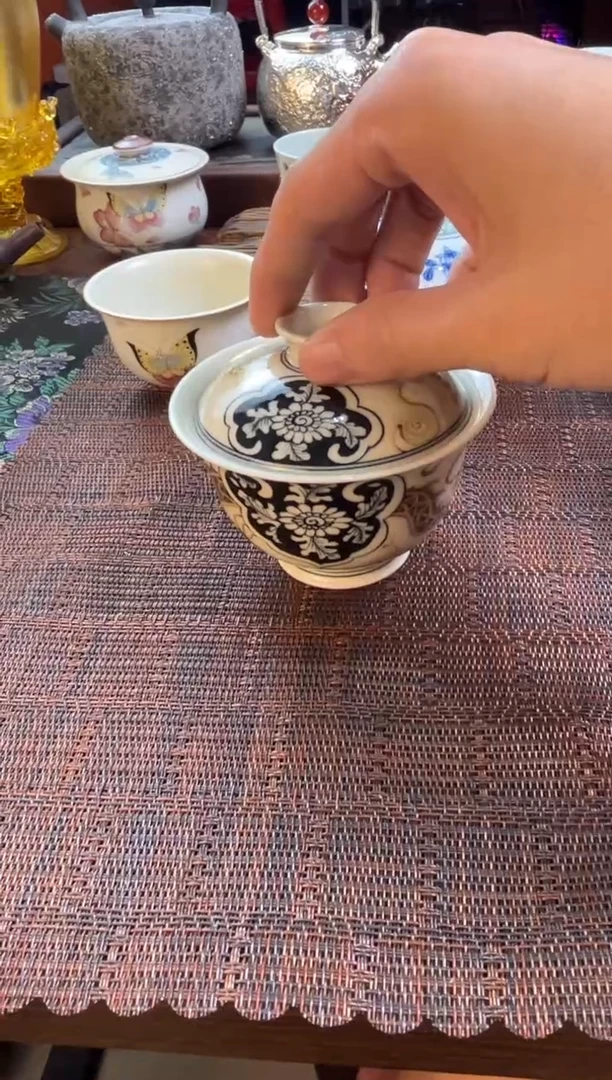 景德镇禾她观雲釉里金龙纹盖碗