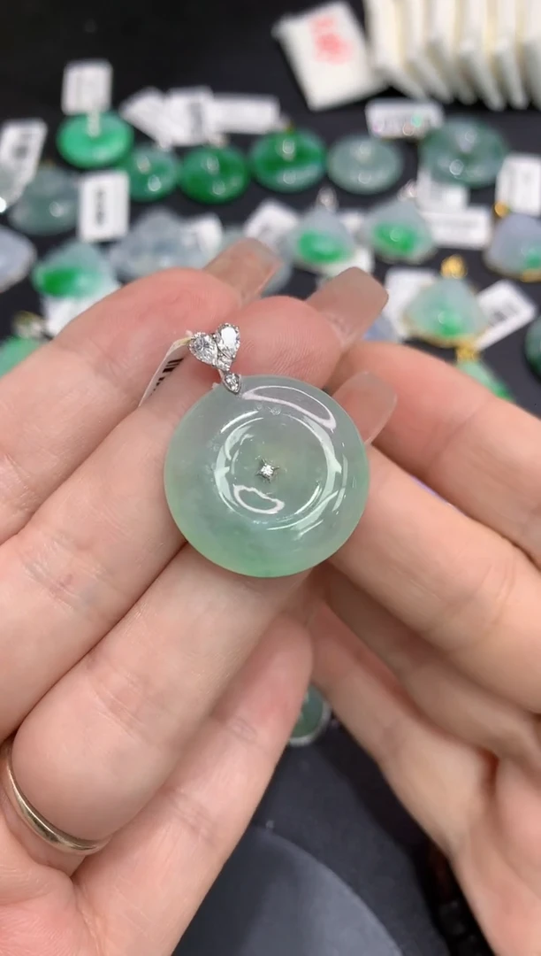 吊坠(不含链)18K金镶嵌翡翠11111111111