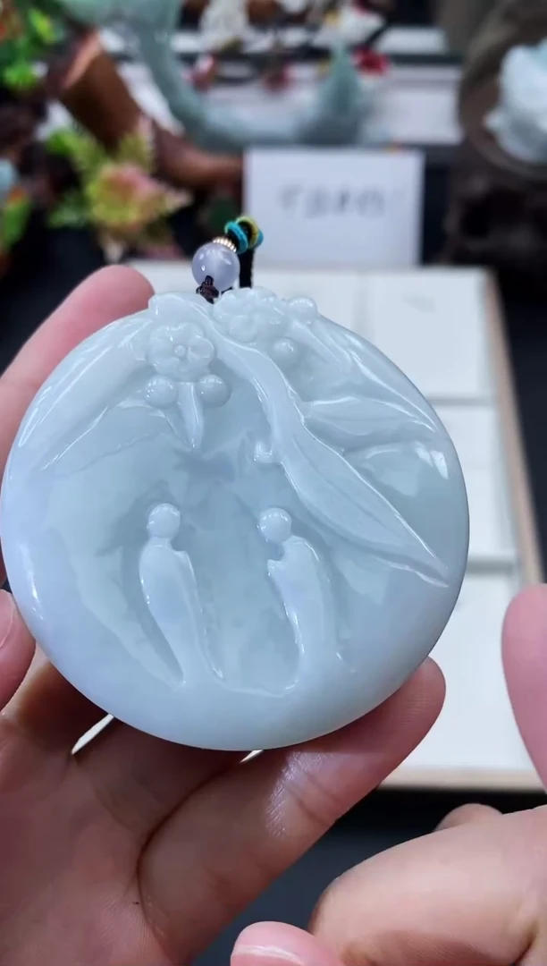 翡翠未镶嵌颈饰天然缅甸A货翡翠