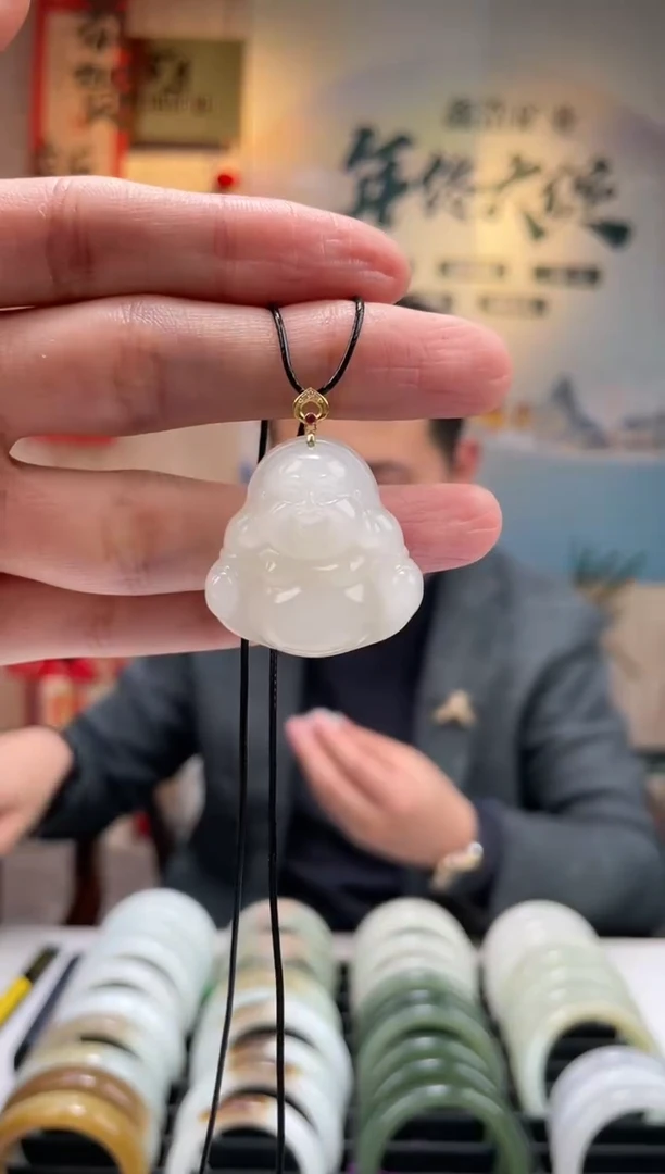 【闪购商品】和田玉颈饰18K金镶嵌佛公吊坠一件