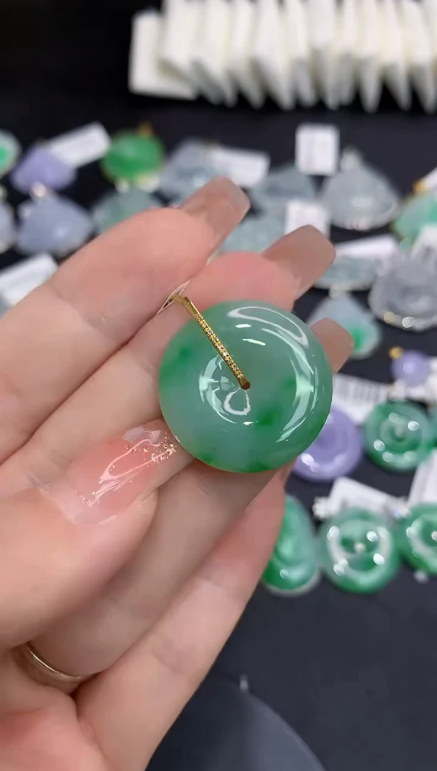 吊坠(不含链)18K金镶嵌翡翠11111111111