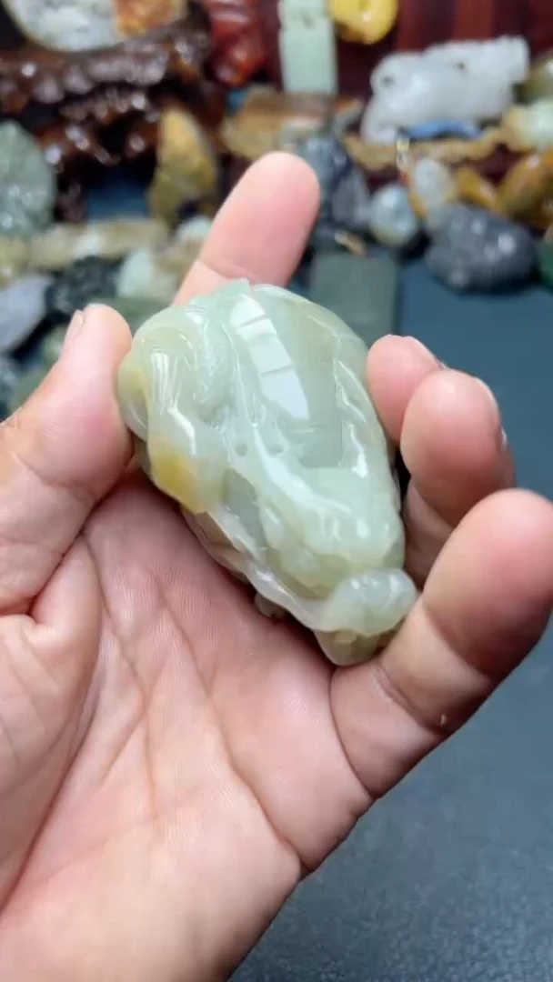 和田玉未镶嵌把件-