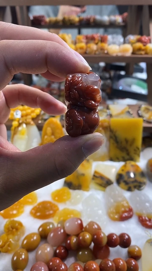 未镶嵌石英质玉挂件石英质玉挂件貔貅挂件