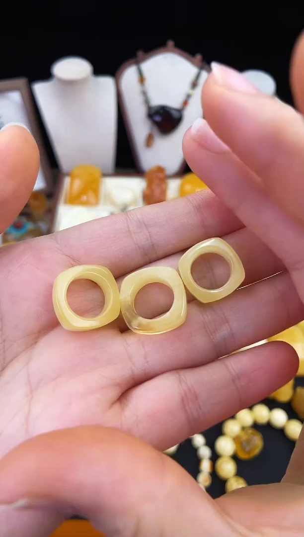 琥珀未镶嵌珠宝奇石多样性发其一