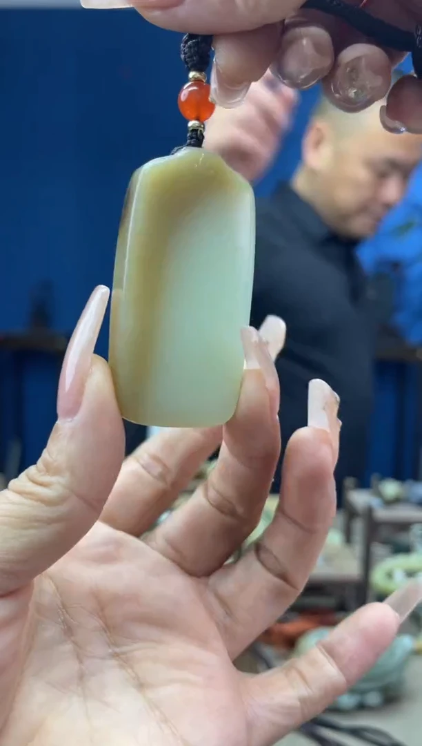 和田玉未镶嵌颈饰1