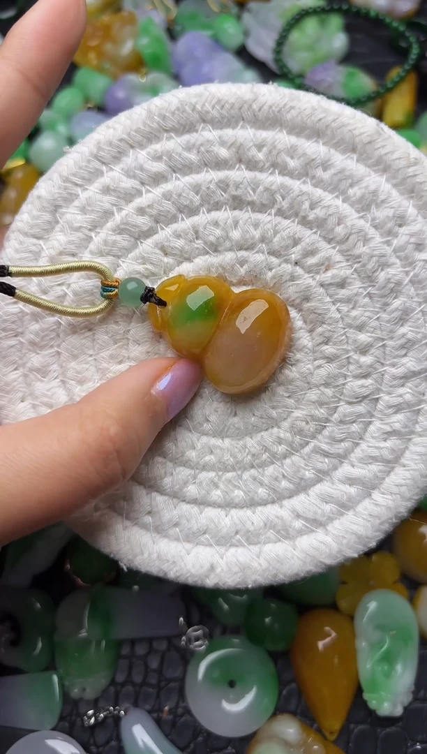 颈饰未镶嵌翡翠缅甸翡翠吊坠