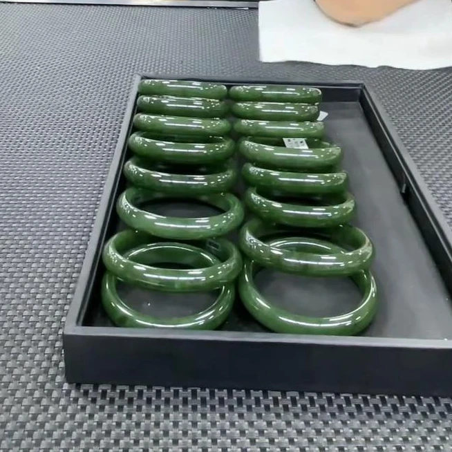 【老郑家】和田玉手镯一支(多样性发1件) 微黑点