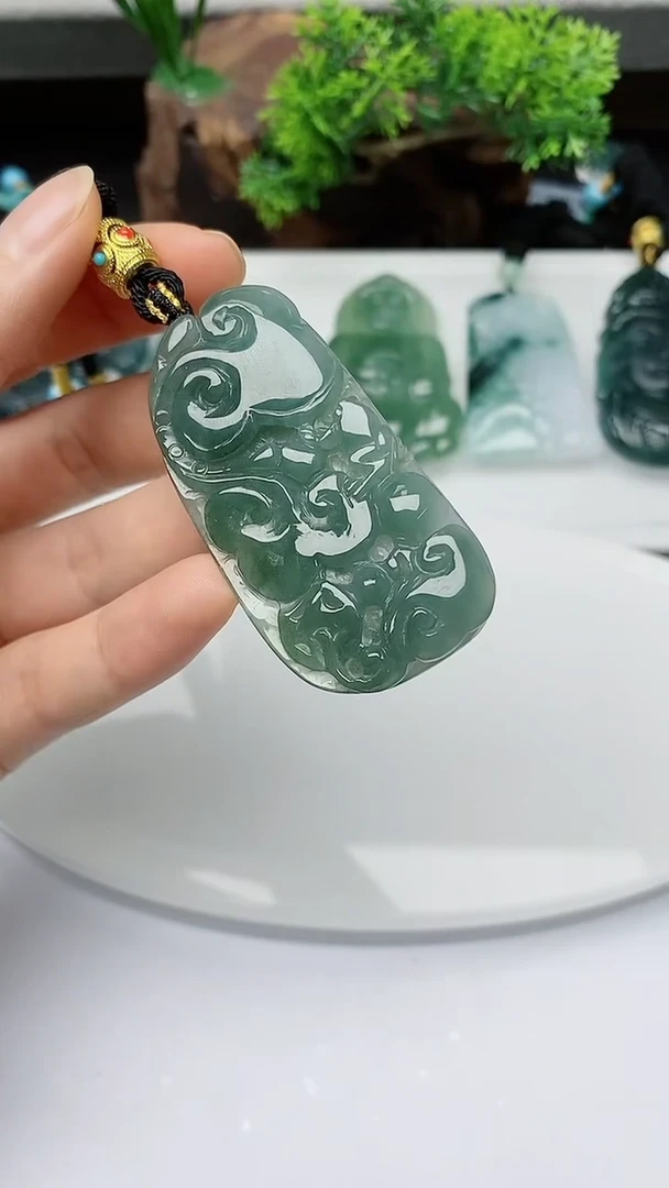 【闪购商品】翡翠颈饰未镶嵌