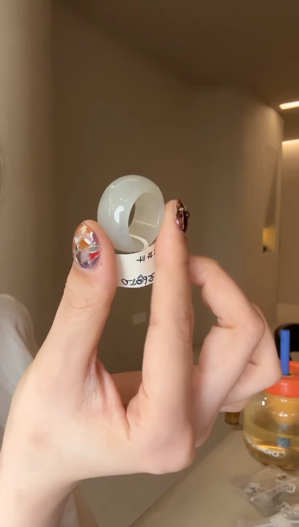 未镶嵌戒指和田玉14码飘紫