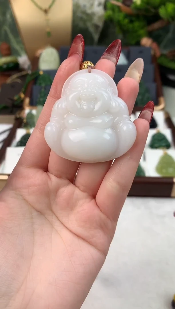 颈饰未镶嵌和田玉吊坠