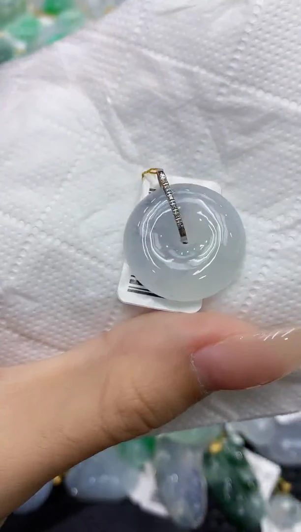 颈饰18K金镶嵌翡翠111111111111