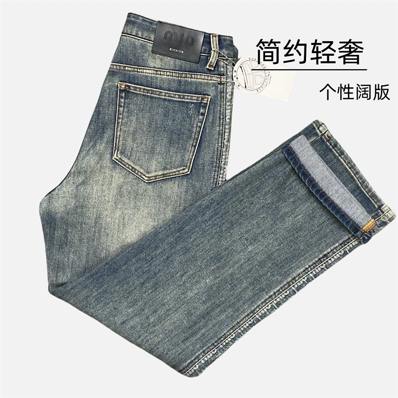 穿上这条阔腿牛仔长裤把自由与随性穿在身上走路都带飒爽气场