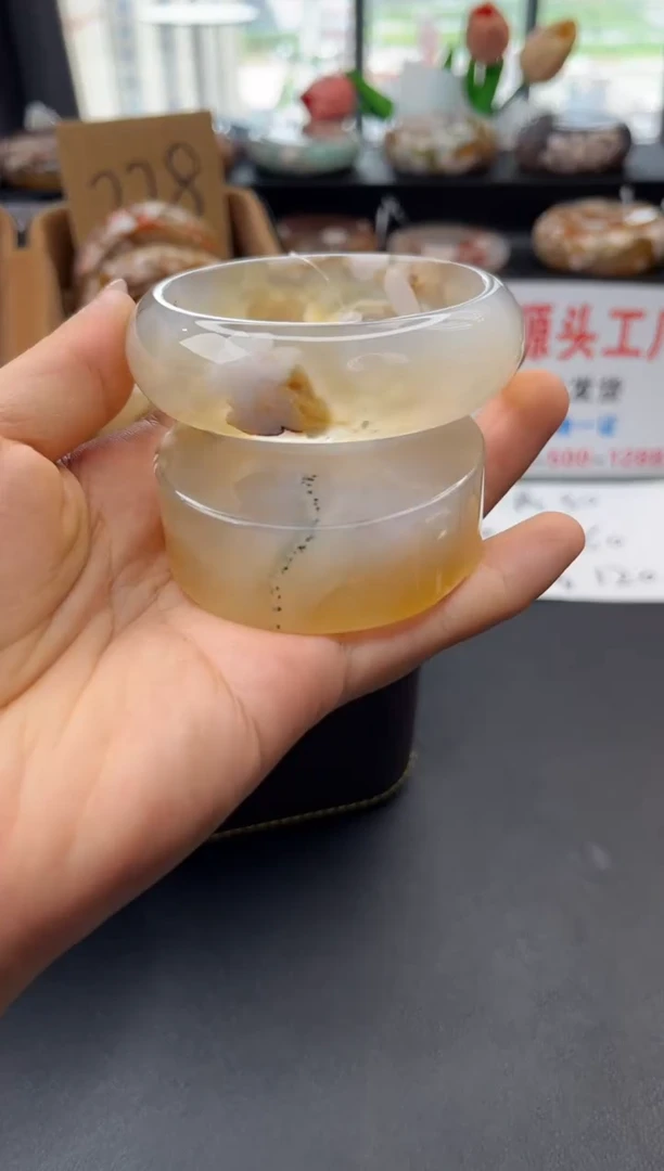 未镶嵌手镯石英质玉赠送镯心（58圈口）