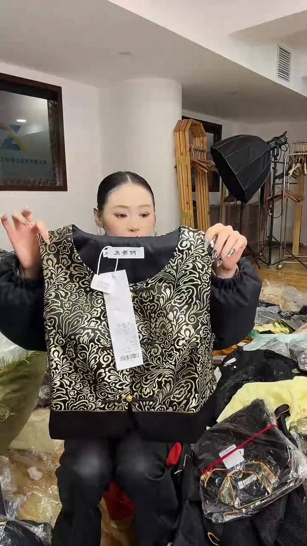 XL码      115-125斤   马甲