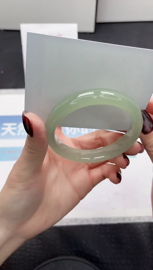 【闪购商品】石英质玉手镯未镶嵌178-55.6