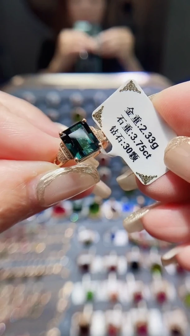 碧玺戒指18K金镶嵌3.75