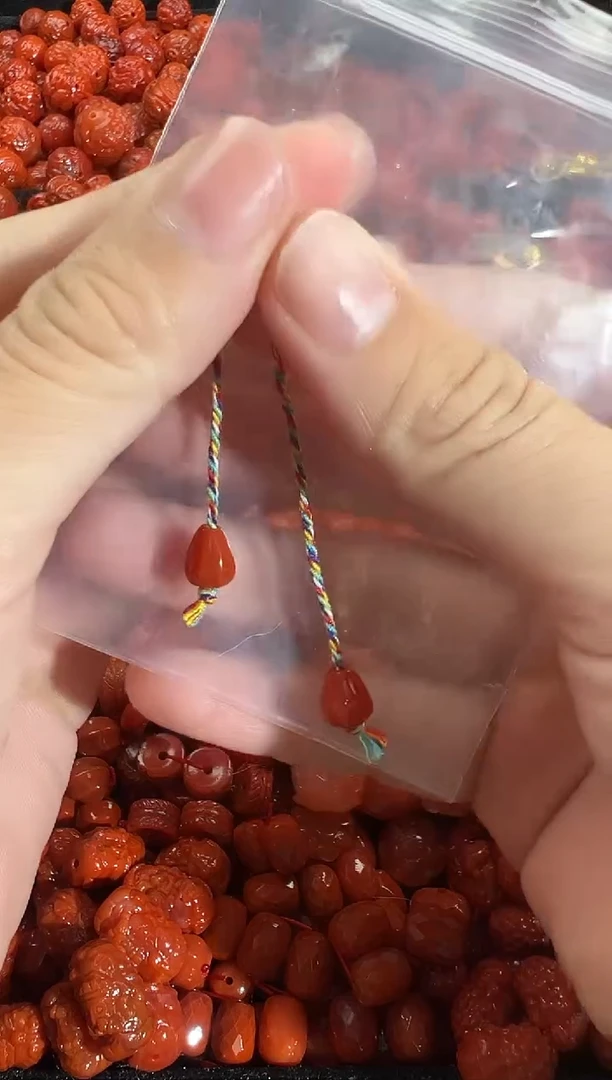 颈饰未镶嵌南红玛瑙1