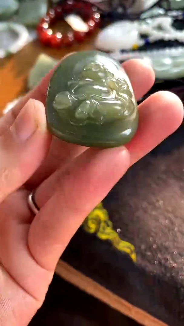 颈饰未镶嵌和田玉佛公