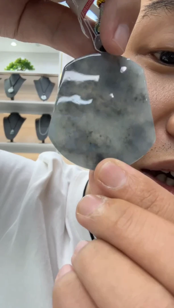 颈饰未镶嵌翡翠天然翡翠A货孤品一件