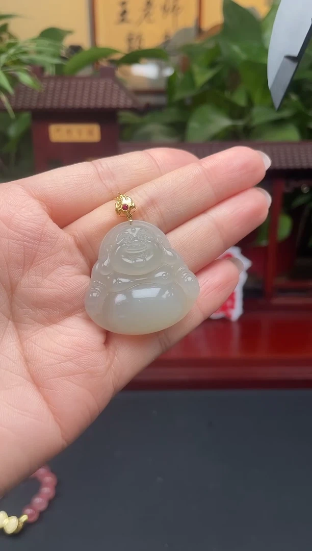 颈饰18K金镶嵌和田玉吊坠多样性发其一GE69