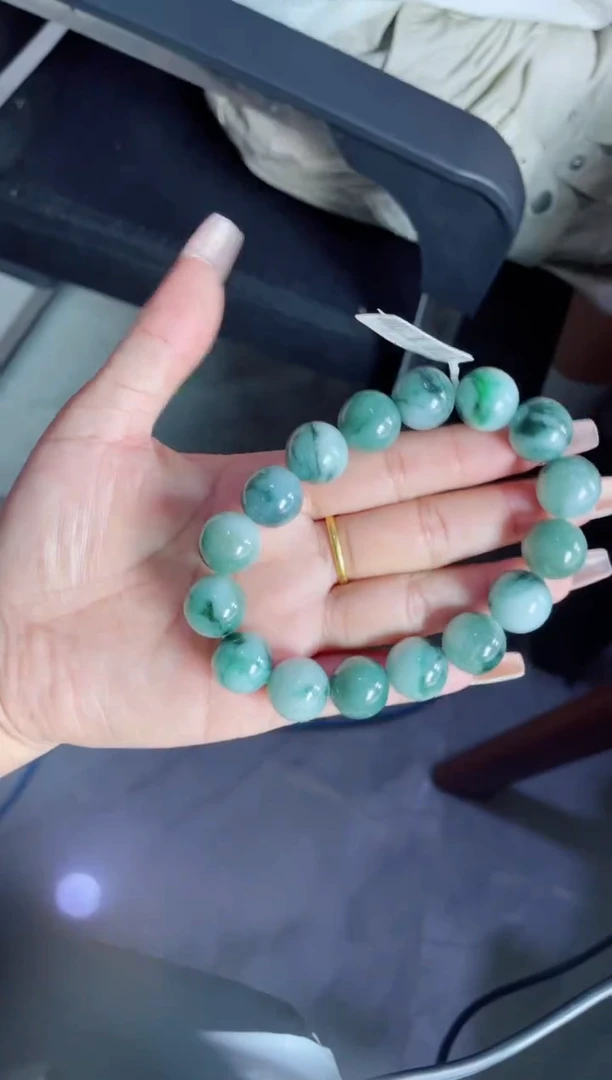 定制翡翠未镶嵌珠串