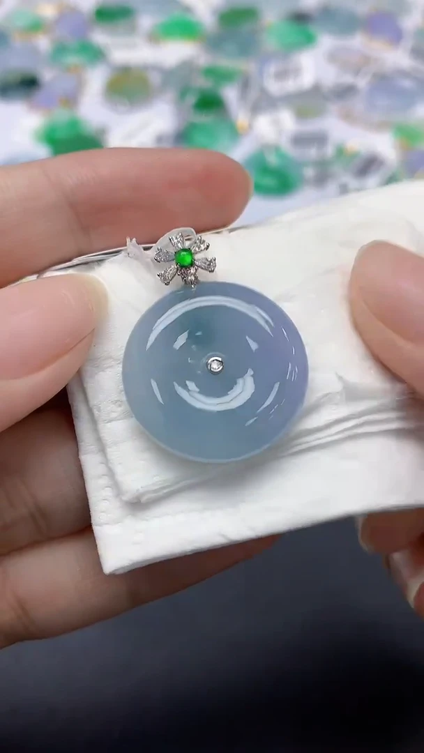 翡翠18K金镶嵌颈饰天然缅甸a货翡翠