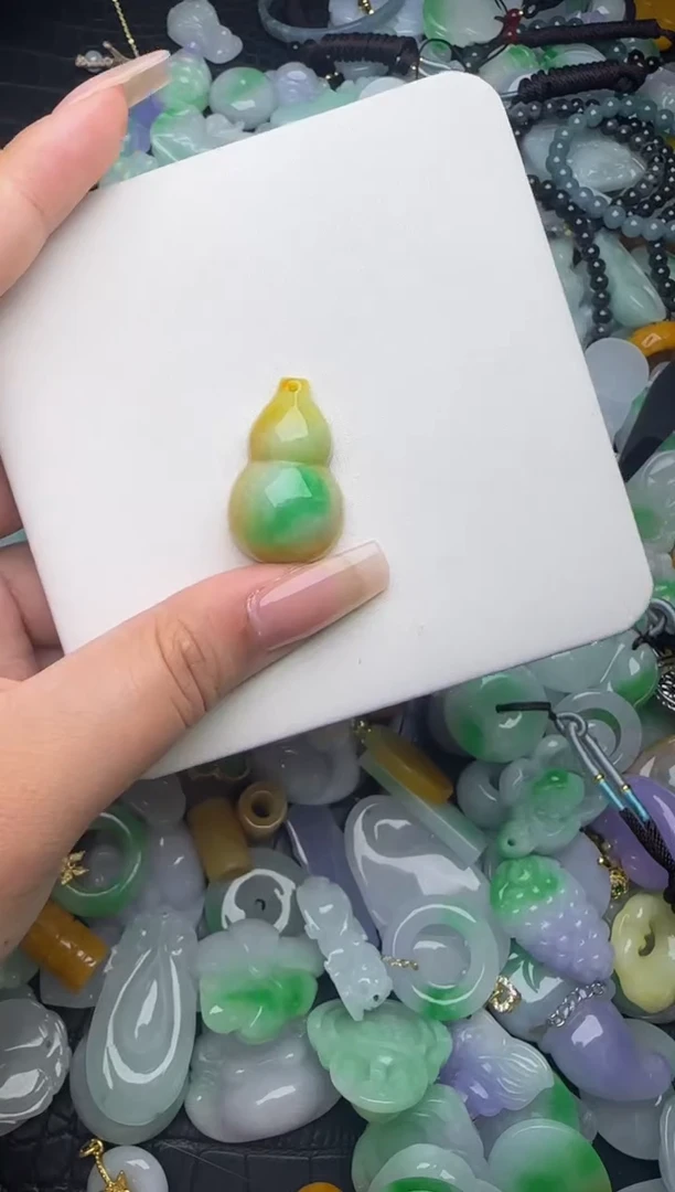 翡翠未镶嵌颈饰天然缅甸翡翠吊坠
