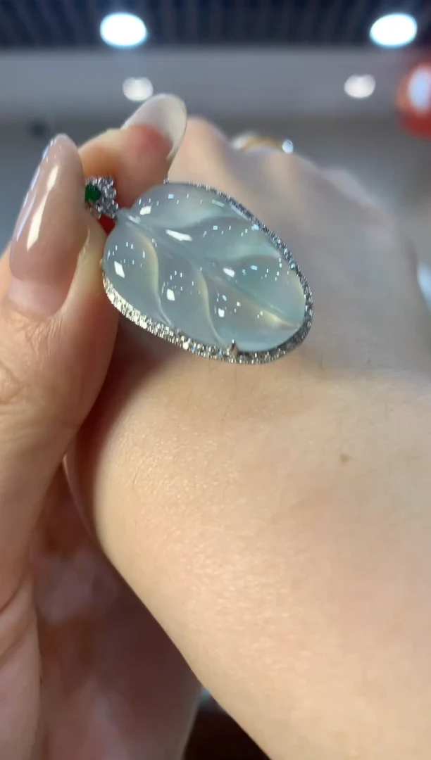 吊坠(不含链)18K金镶嵌翡翠叶子