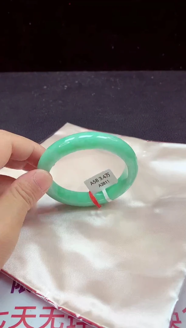 【闪购商品】翡翠手镯（圆镯）未镶嵌手镯58