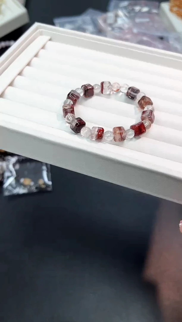 【闪购商品】水晶手串未镶嵌28X多样性发其一1条默认微瑕