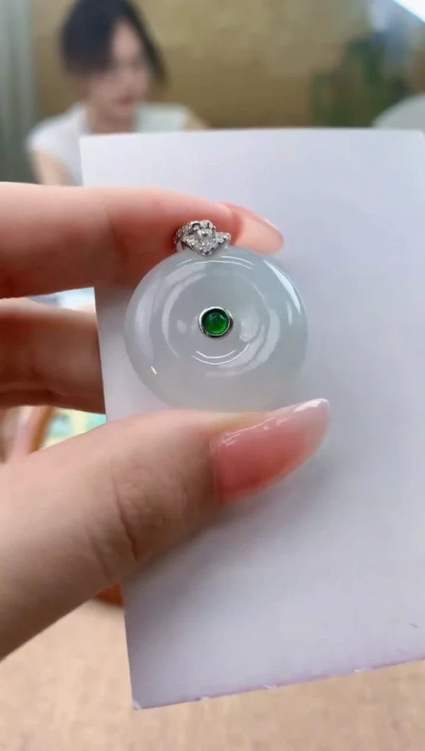 颈饰未镶嵌翡翠天然A货翡翠挂件