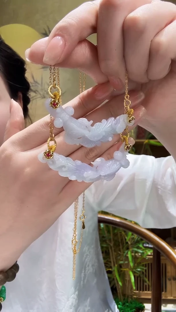 颈饰未镶嵌翡翠多样发其一个