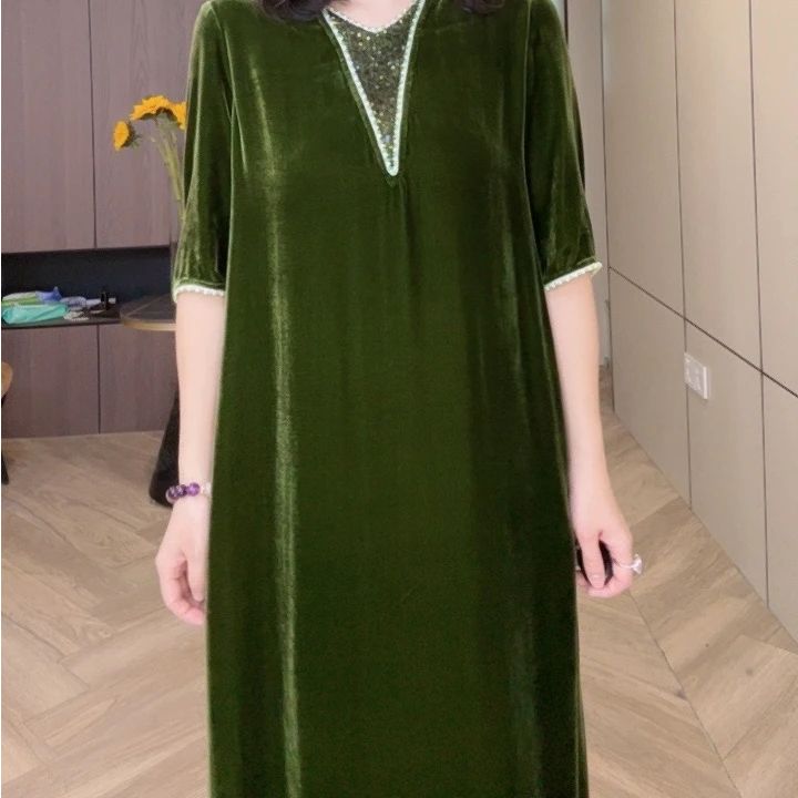 25121Q青苔绿领口刺绣散片真丝丝绒宽松气质桑蚕丝连衣裙m117