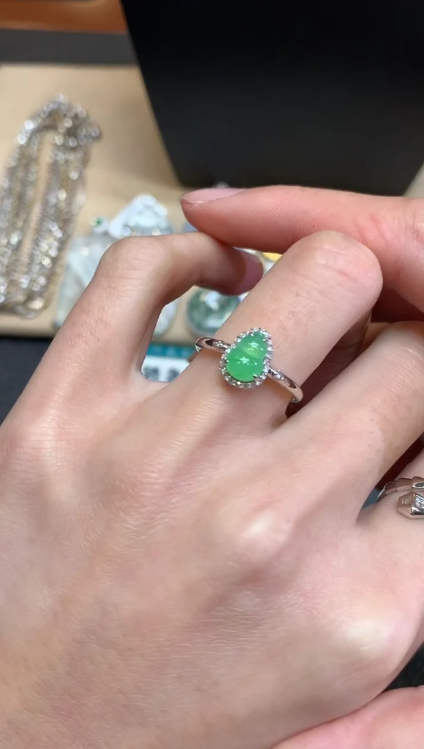 【闪购商品】翡翠戒指18K金镶嵌蛋面【无服务费】