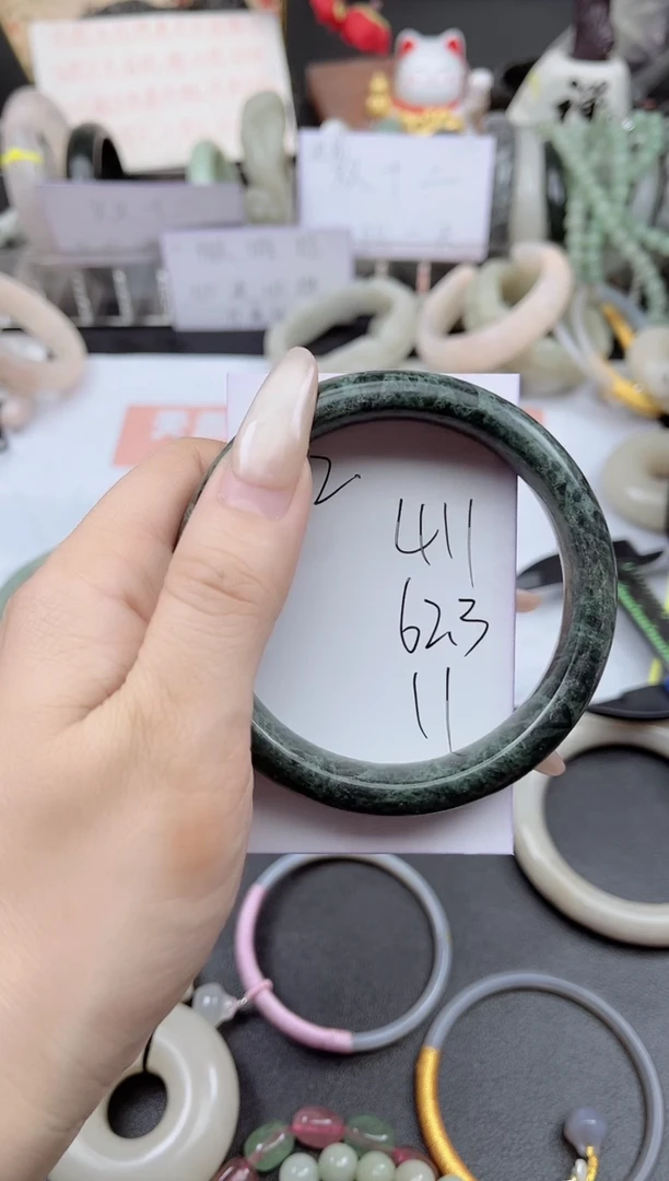 未镶嵌手镯石英质玉411