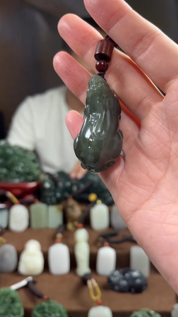 颈饰未镶嵌和田玉·