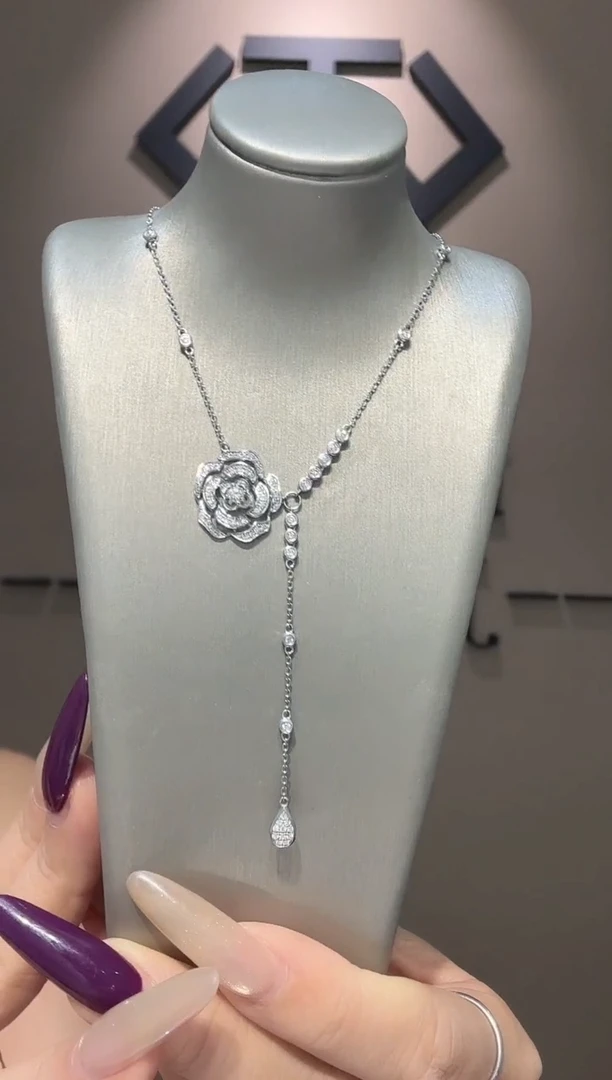 项链18K金镶嵌钻石XP0063  Y字山茶花 多样性