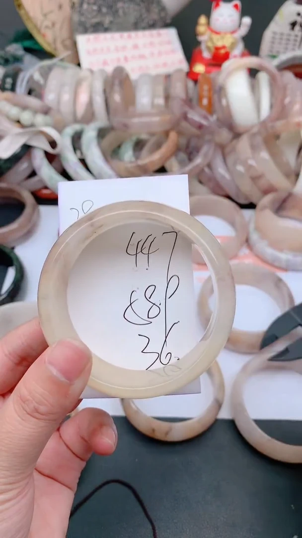 未镶嵌手镯石英质玉447