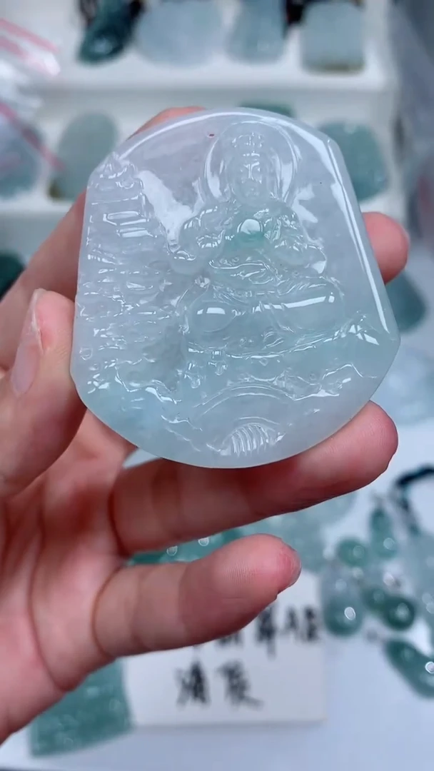 颈饰未镶嵌翡翠吊坠