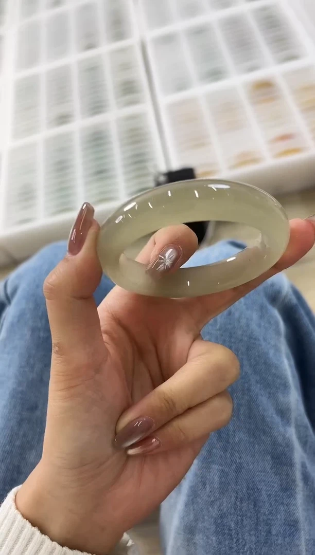 未镶嵌手镯石英质玉148-53D