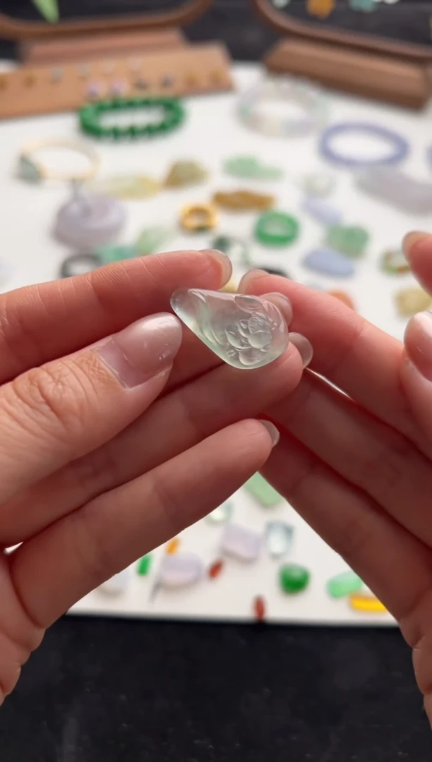 定制翡翠未镶嵌莲花12000+600