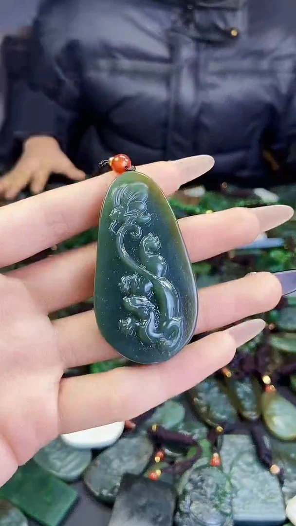 颈饰未镶嵌和田玉1