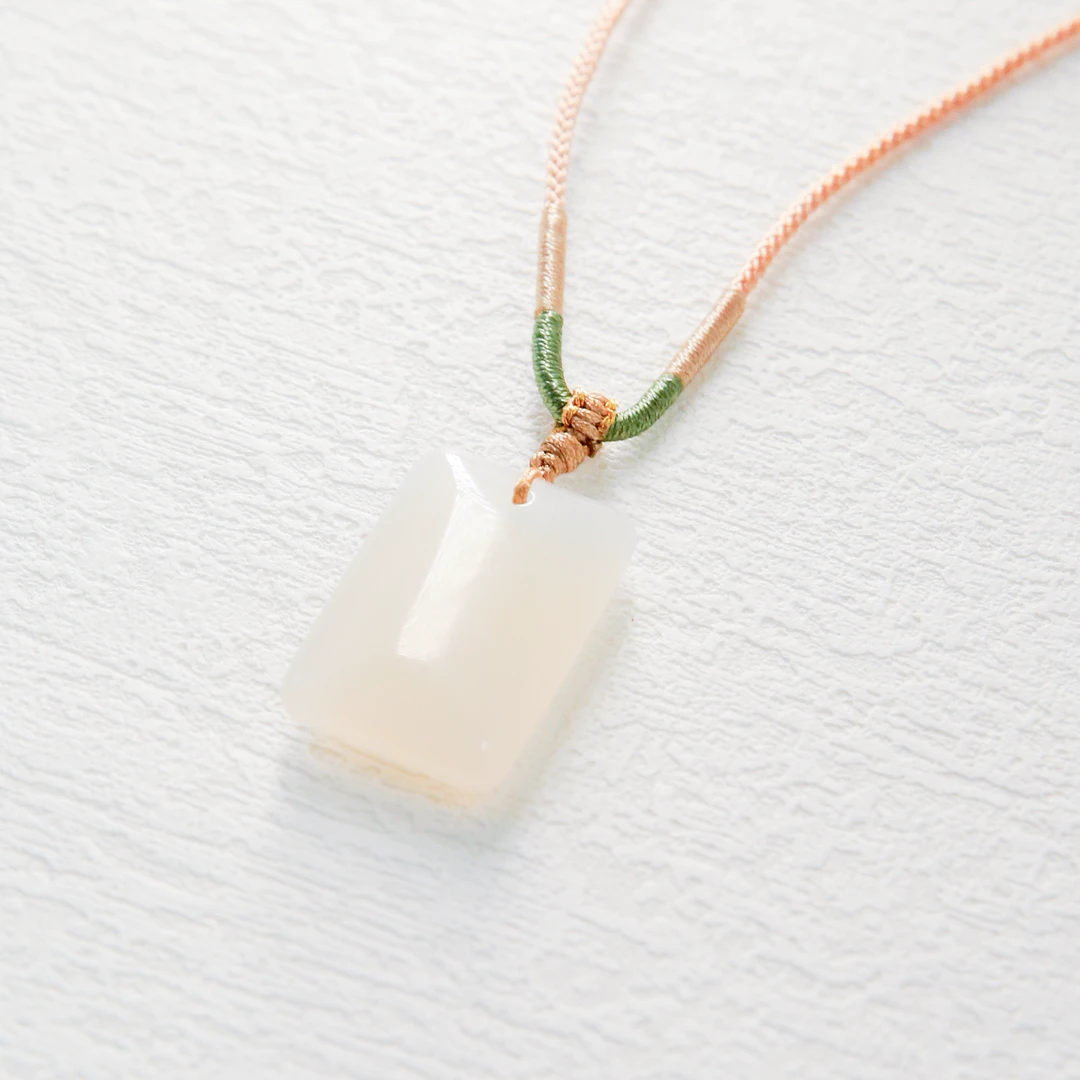 白玛瑙平安无事牌玉髓吊坠手工编绳玉石项链中国风气质首饰女款