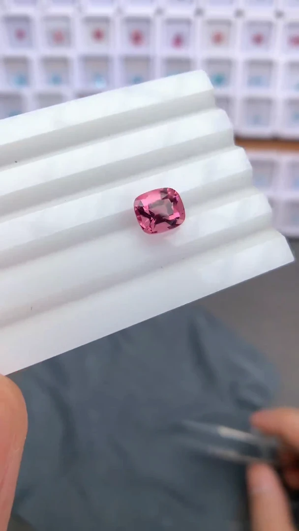 未镶嵌裸石定制碧玺1.37ct